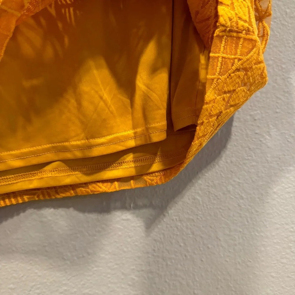 Calligraphie Yelow Goldenrod Lace Sleeveless Ruffle Sleeve Top High Neck Sz XL - Picture 6 of 10